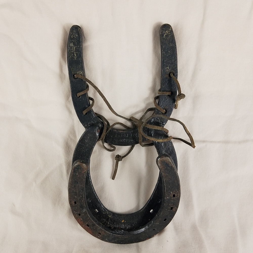 Horseshoe Wall Hook Rack Rustic Cast Iron Western Decor Leather Wrap Boot‎ Jack